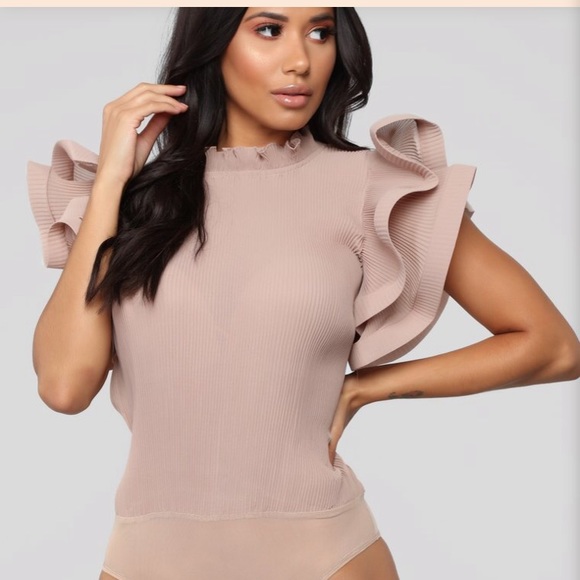 Fashion Nova Tops - NWT Fashionnova Ruffle Mocha Bodysuit